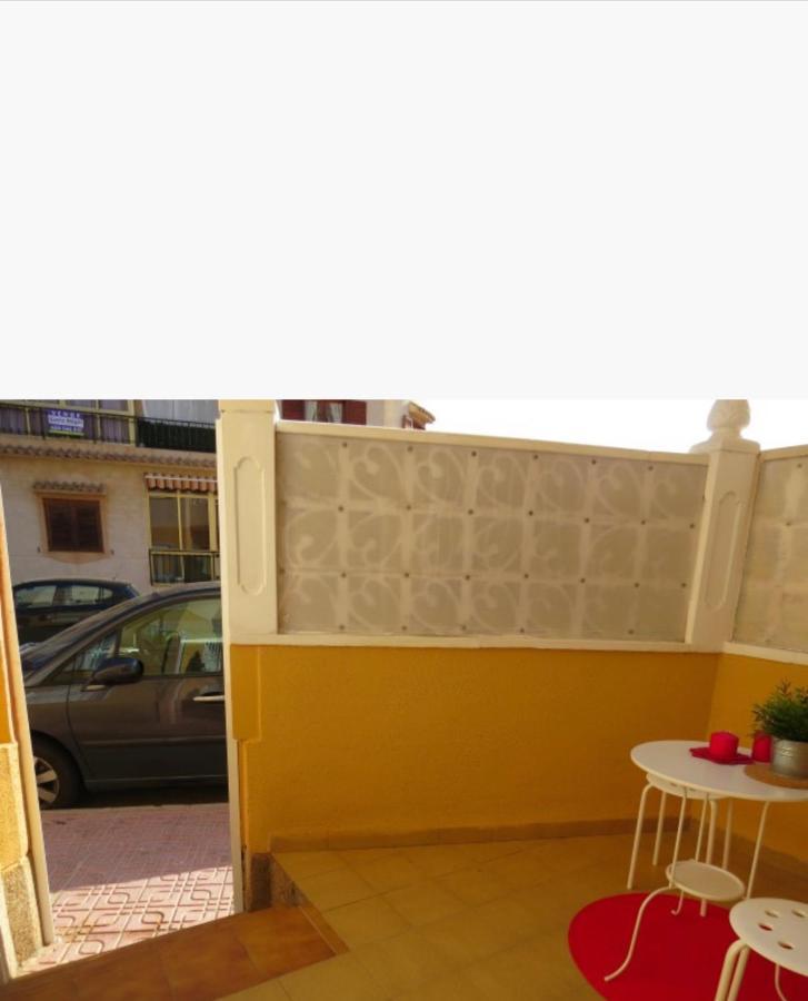 Bonito Apartamento de dos habitación y piscina Torrevieja Exterior foto
